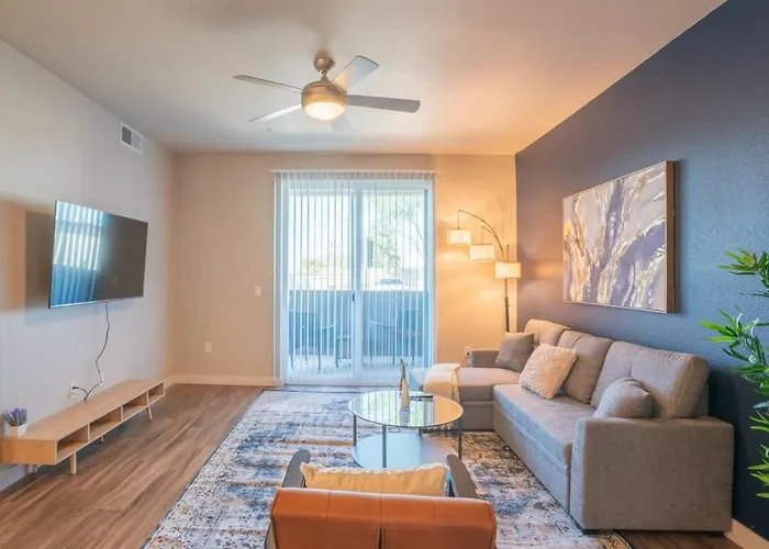 Centrally Located Apt|Pool,Gym,W/D,Balcony,Parking Apartment