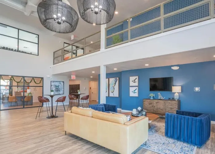 Spacious 2bd - Gym, Pool, Parking, W-d - Sleeps 8 Tempe