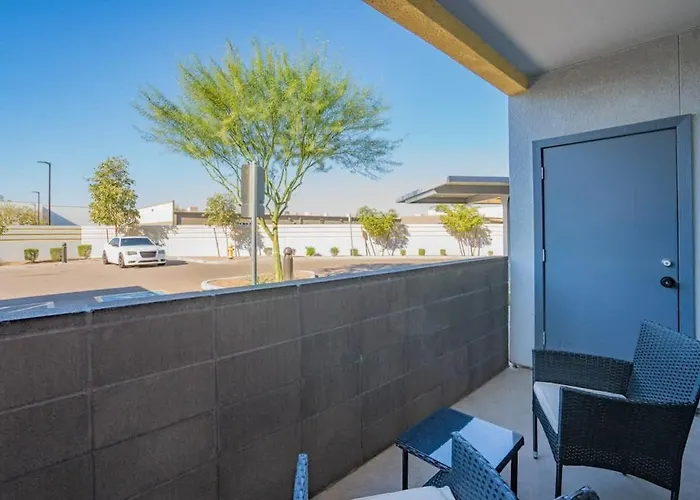 Spacious 2bd - Gym, Pool, Parking, W-d - Sleeps 8 * Tempe
