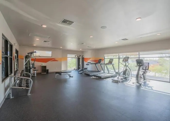 Apartment Spacious 2bd - Gym, Pool, Parking, W-d - Sleeps 8 Tempe