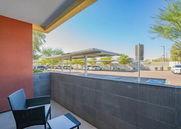 Apartment Spacious 2bd - Gym, Pool, Parking, W-d - Sleeps 8 *