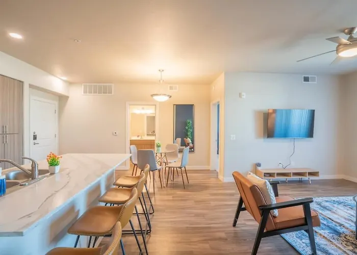 Apartment Spacious 2bd - Gym, Pool, Parking, W-d - Sleeps 8