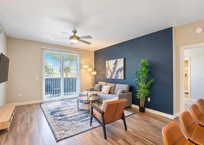 Apartment Centrally Located Apt|Pool,Gym,W/D,Balcony,Parking *