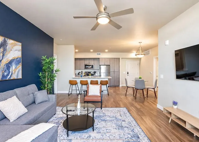 Apartment Centrally Located Apt|Pool,Gym,W/D,Balcony,Parking