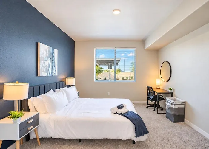 Centrally Located Apt|Pool,Gym,W/D,Balcony,Parking