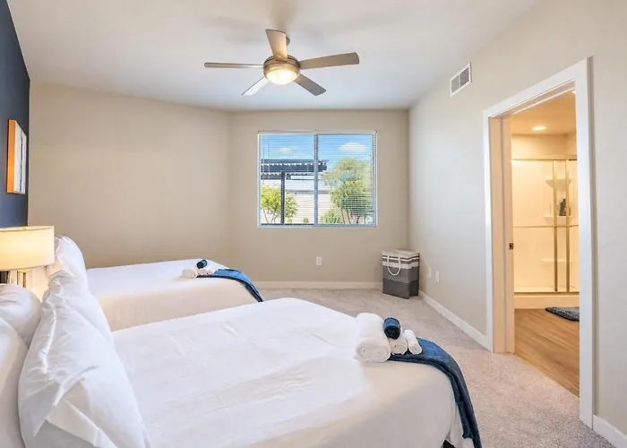 Centrally Located Apt|Pool,Gym,W/D,Balcony,Parking