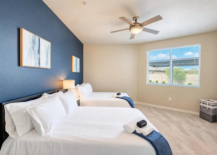 Centrally Located Apt|Pool,Gym,W/D,Balcony,Parking Apartment *