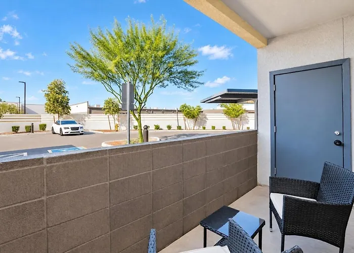 Centrally Located Apt|Pool,Gym,W/D,Balcony,Parking Apartment Tempe