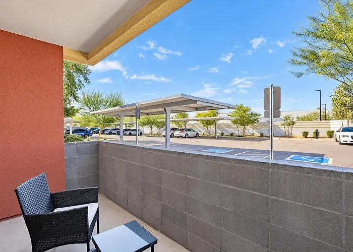 Centrally Located Apt|Pool,Gym,W/D,Balcony,Parking